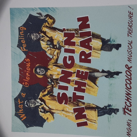 "Singing In the Rain" 1952 Collectible Plate Turner Classic Movies Pottery Barn - Picture 2 of 5